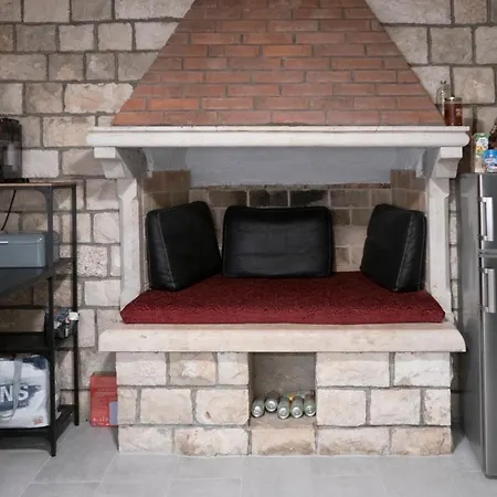 Authentic Family House Apartmán Pucisca