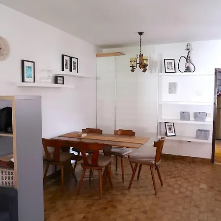 Authentic Family House