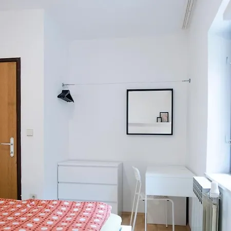 Authentic Family House *